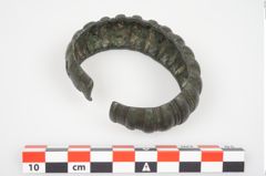 Foto von Bronzemelonenarmreif (NHMW-PRAE-026325)